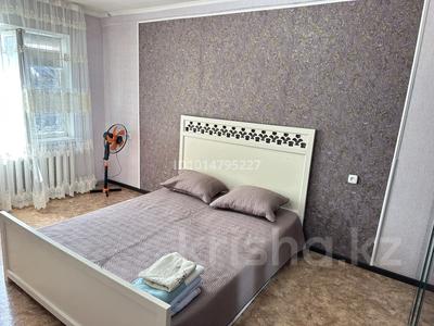 2-комнатная квартира · 50 м² · 5/5 этаж, мкр 5, ЕСЕТ БАТЫР 107 — ТД Жанар - Детский товар - Анвар -Малый Алия за 14 000 ₸ в Актобе