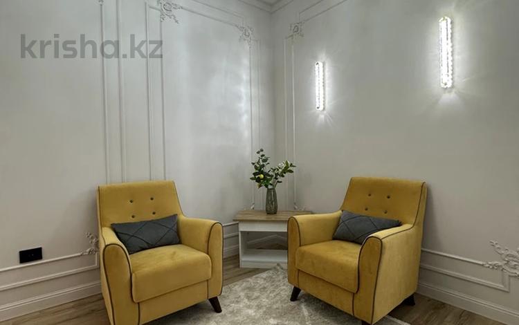 1-комнатная квартира · 52 м² · 9/18 этаж, Жарокова 218 за 400 000 ₸ в Алматы, Бостандыкский р-н — фото 2