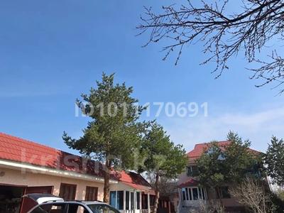 Отдельный дом · 7 комнат · 307 м² · 14 сот., Петрова 94 — Абая-Петрова за 150 млн ₸ в Таразе
