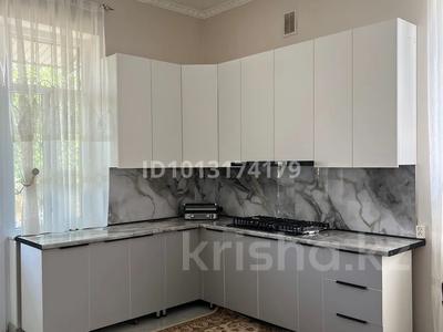 Жеке үй · 7 бөлме · 550 м² · 8 жүзд., мкр Самал-2 акдала 11, бағасы: 180 млн ₸ в Шымкенте, Абайский р-н