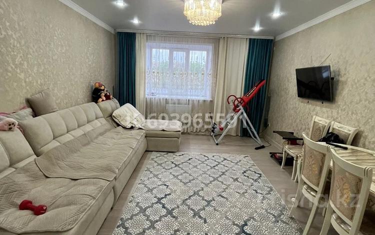 2-комнатная квартира, 74 м², 3/9 этаж, исы байзакова 133 за 36.5 млн 〒 в Павлодаре — фото 2