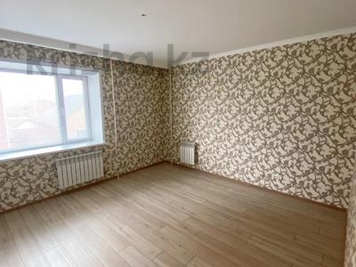 4-комнатная квартира · 137.8 м² · 2/5 этаж, Центральная 19/2 за 66.5 млн 〒 в Костанае