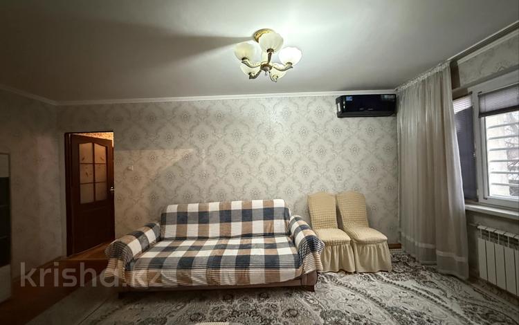 3-комнатная квартира · 56.1 м² · 2/5 этаж, Абдуразакова 6 за 26 млн ₸ в Шымкенте, Аль-Фарабийский р-н — фото 2