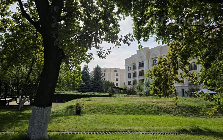 5-бөлмелі пәтер · 200 м² · 3/4 қабат, Мирас 53–64, бағасы: 800 000 ₸ в Алматы, Бостандыкский р-н — фото 3