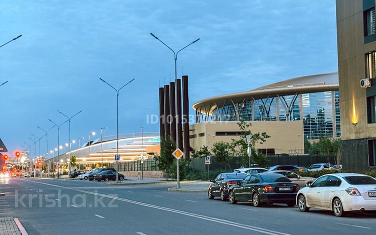 1-комнатная квартира · 49 м² · 4/13 этаж, Толе би 28 за 290 000 ₸ в Астане, Нура р-н — фото 2