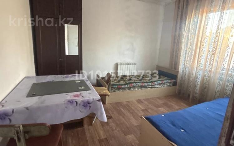 1 бөлме · 20 м² · 1/1 қабат, 13-әскери қалашық ш/а. 4 — По суюнбая маг магнит, бағасы: 70 000 ₸ в Алматы, Турксибский р-н — фото 2