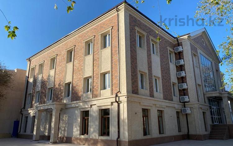 Кеңселер, білім орталықтары, кабинеттер және жұмыс орындары, студиялар · 1538.6 м², бағасы: ~ 7.7 млн ₸ в Атырау — фото 2