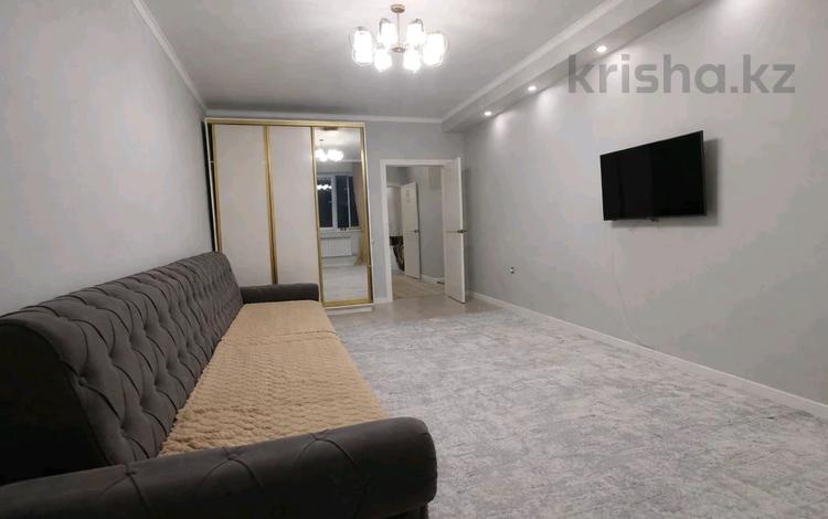 2-комнатная квартира · 64 м² · 5/5 этаж, Бирлик за 32 млн 〒 в Талдыкоргане, мкр Бирлик — фото 2