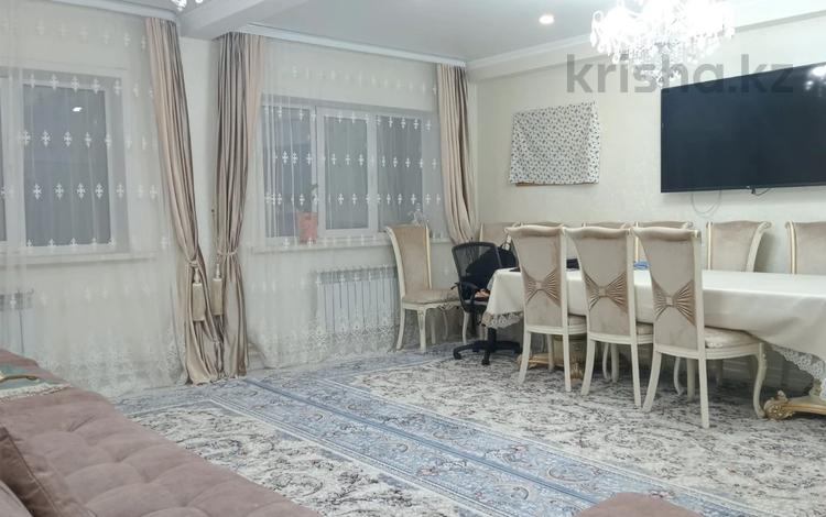 4-бөлмелі пәтер · 170 м² · 3/3 қабат, Майкудук, Мкр Голубые пруды, бағасы: 49.9 млн ₸ в Караганде, Алихана Бокейханова р-н — фото 2