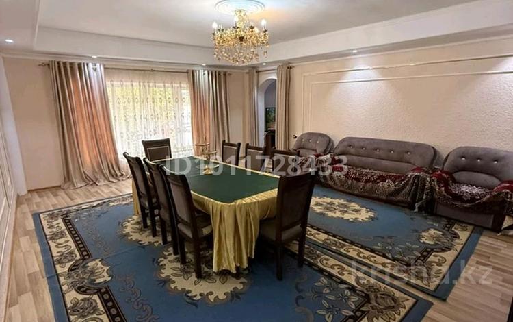 Отдельный дом · 11 комнат · 240 м² · 22 сот., Жибек Жолы 29 — Садик "Мадина" и магазин "Азамат" за 186 млн ₸ в Аксукенте — фото 24