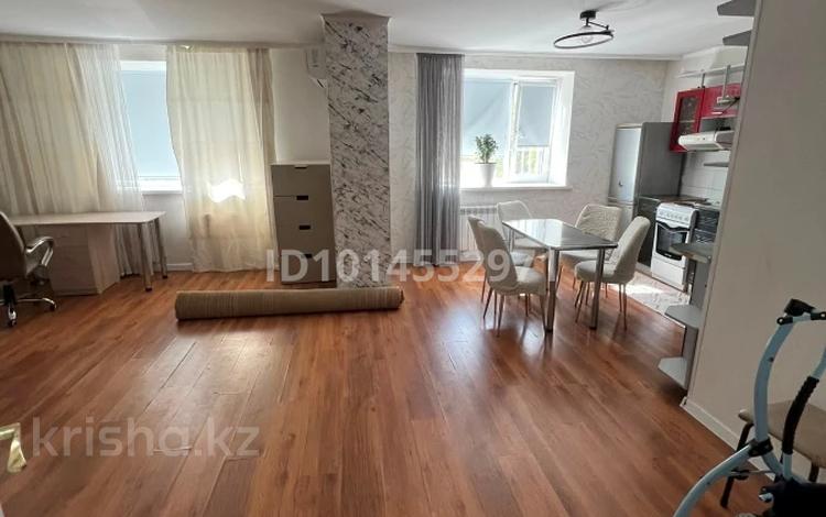 2-комнатная квартира · 76 м² · 3/9 этаж, Лесная 12а — Возле 37 школа за 200 000 ₸ в Павлодаре — фото 2