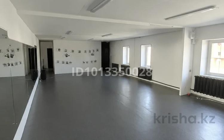 Свободное назначение · 75 м² за 160 000 ₸ в Уральске, мкр 4 — фото 2