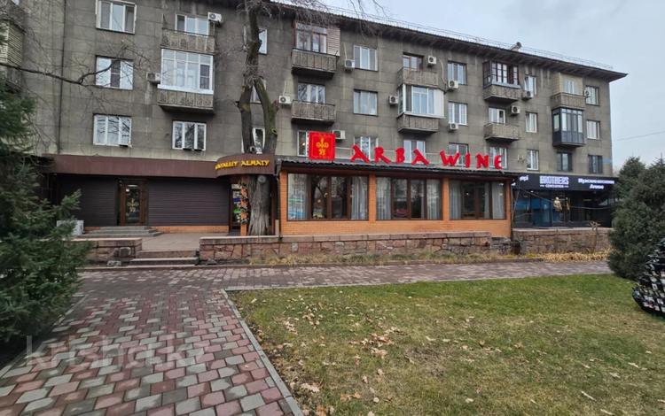 Свободное назначение, офисы, магазины и бутики, общепит, салоны красоты, медцентры и аптеки, образование, развлечения · 811 м² за 770 млн ₸ в Алматы, Алмалинский р-н — фото 18