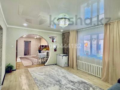 Отдельный дом · 4 комнаты · 130 м² · 8 сот., ул. Бақытты 2603 — Пос. Восточный левые 6 дачи за ~ 15.6 млн ₸ в Семее