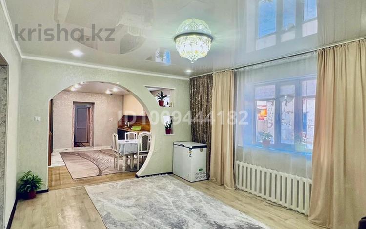 Отдельный дом · 4 комнаты · 130 м² · 8 сот., ул. Бақытты 2603 — Пос. Восточный левые 6 дачи за ~ 15.6 млн ₸ в Семее — фото 2