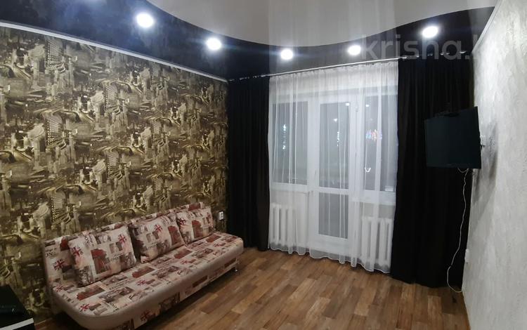 1-комнатная квартира, 35 м², 2/5 этаж посуточно, Академика Сатпаева 36 за 8 000 〒 в Павлодаре — фото 10