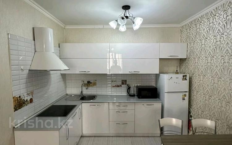2-бөлмелі пәтер · 64 м² · 14/19 қабат, Брусиловского, бағасы: 18 000 ₸ в Алматы, Алмалинский р-н — фото 15