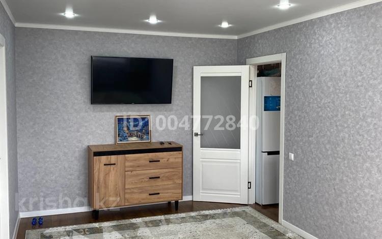 3-комнатная квартира · 50 м² · 5/5 этаж, Ихсанова за 16.5 млн ₸ в Уральске, мкр Школьник — фото 2