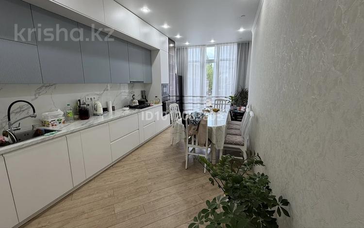 2-бөлмелі пәтер · 85 м² · 2/9 қабат, Вокзальная 4/1, бағасы: 44 млн ₸ в Уральске — фото 2