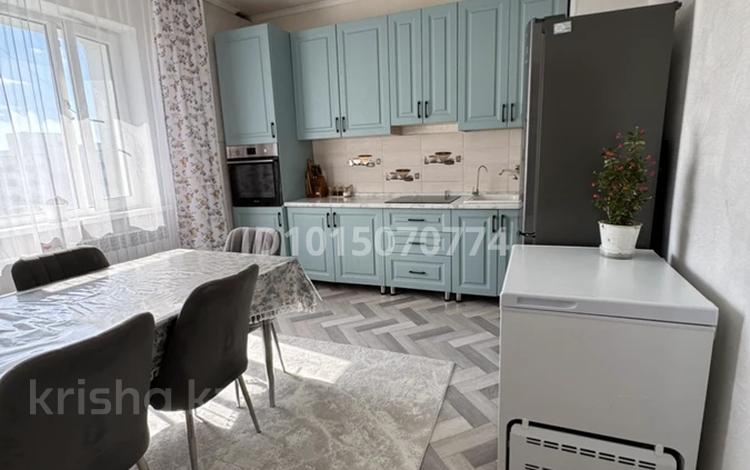 3-комнатная квартира · 81 м² · 9/10 этаж, мкр Юго-Восток, Шахтеров 74 за 40 млн ₸ в Караганде, Казыбек би р-н — фото 2