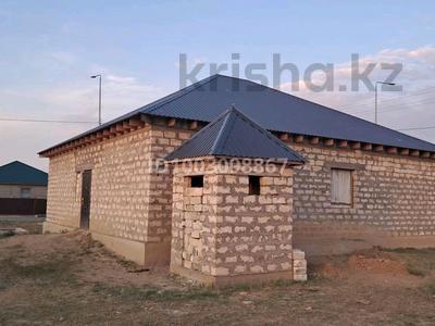 Отдельный дом · 4 комнаты · 110 м² · 8 сот., пгт Балыкши, Шарапиден Шанбаев 10 за 12.5 млн 〒 в Атырау