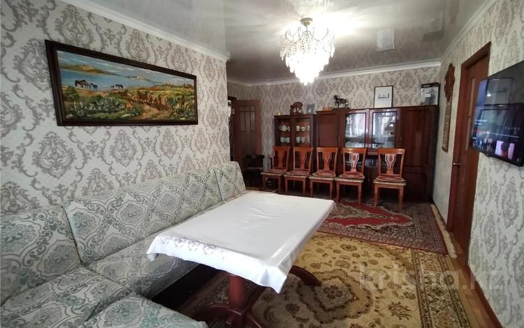 4-комнатная квартира · 64 м² · 5/5 этаж, мкр Новый Город, Керамическая 82 за 19.5 млн ₸ в Караганде, Казыбек би р-н — фото 3