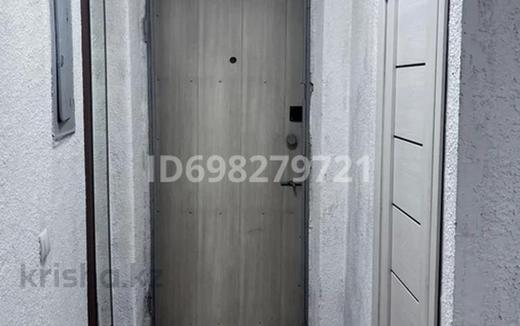 1-бөлмелі пәтер · 30 м² · 2/5 қабат, Пришахтинск, 21й микрорайон 28/5, бағасы: 7.5 млн ₸ в Караганде, Алихана Бокейханова р-н — фото 2