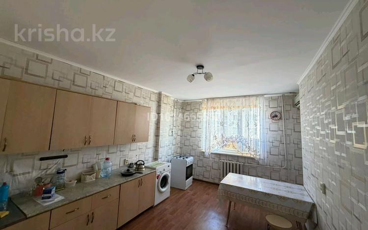 1-комнатная квартира · 45 м² · 1 этаж, мкр Нурсая за 130 000 ₸ в Атырау — фото 2