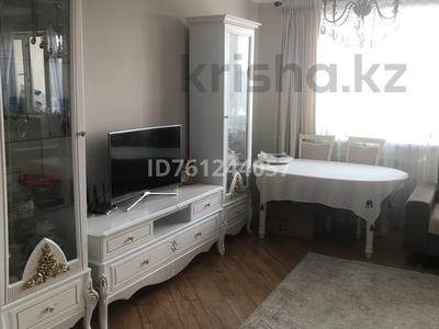 3-бөлмелі пәтер · 90 м² · 4/5 қабат, Самал 33 а, бағасы: 41.5 млн 〒 в Талдыкоргане, мкр Самал