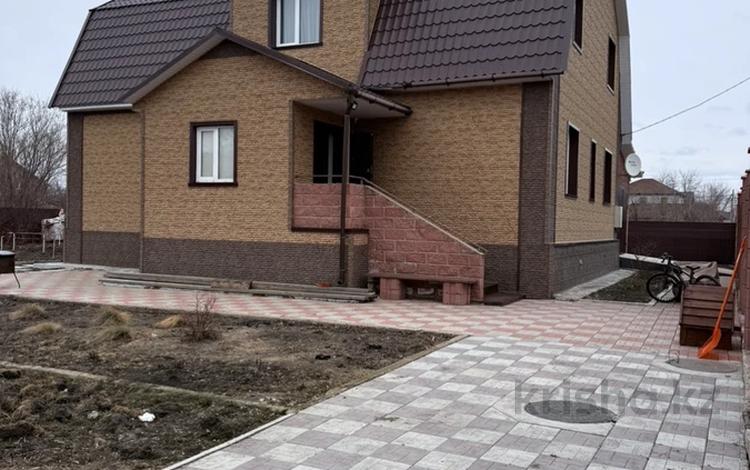 Отдельный дом · 4 комнаты · 186 м² · 10 сот., Конаева 9 за 63.5 млн ₸ в Петропавловске — фото 2