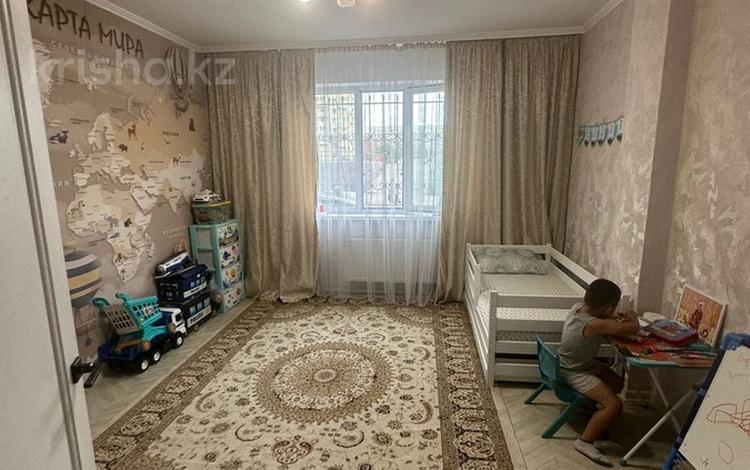3-комнатная квартира · 81 м² · 1/11 этаж, мкр Юго-Восток, Сарыарка 19 за 31 млн ₸ в Караганде, Казыбек би р-н — фото 2