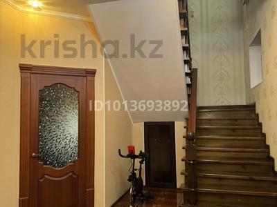 Жеке үй · 8 бөлме · 250 м² · 6.5 жүзд., М.Жунисалиева 31 — улица Айтиева, бағасы: 180 млн ₸ в Таразе