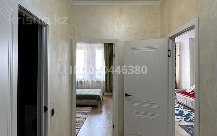 2-комнатная квартира · 53 м² · 2/3 этаж, мкр Таусамалы, Жандосова 70Б за 250 000 〒 в Алматы, Наурызбайский р-н — фото 2