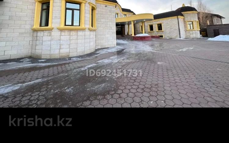 Отдельный дом • 9 комнат • 1380 м² • 30 сот., Мугалжар за ~ 1.1 млрд 〒 в Астане, Есильский р-н — фото 2