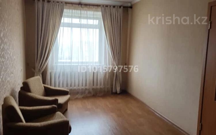 3-бөлмелі пәтер · 63 м² · 10/10 қабат, Голубые пруды ш/а. 10, бағасы: 19 млн ₸ в Караганде, Алихана Бокейханова р-н — фото 2