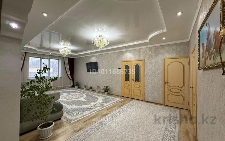 Отдельный дом · 4 комнаты · 149.4 м² · 15 сот., Балабек Бекназаров 3 за 37 млн ₸ в Таразе — фото 2