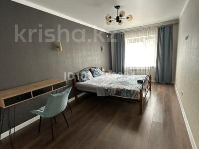 2-комнатная квартира · 75 м² · 3/9 этаж, проспект Абая 200 за 25 000 ₸ в Уральске