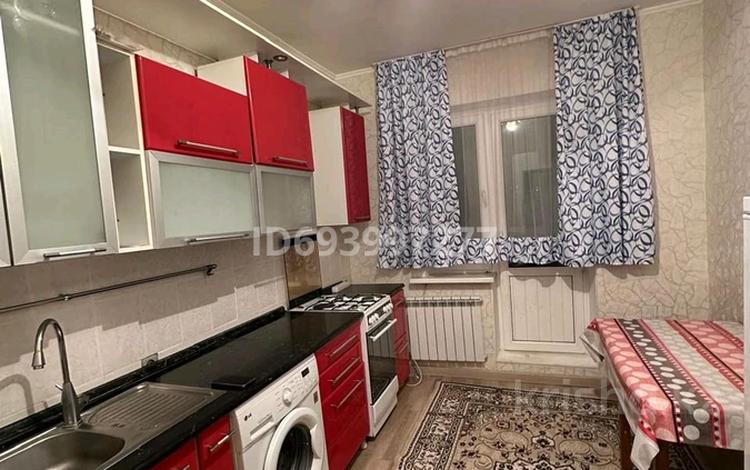 1-комнатная квартира, 48 м², 9/9 этаж помесячно, мкр Жетысу-2 70