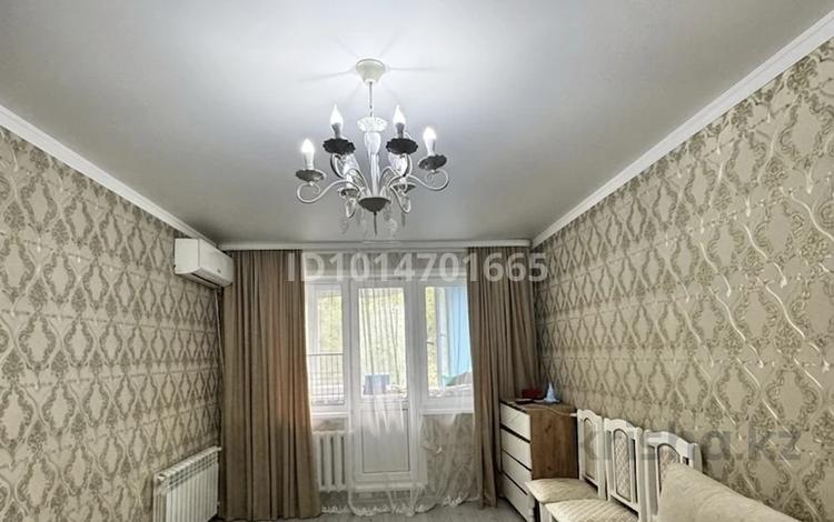 2-бөлмелі пәтер · 45 м² · 4/5 қабат, Курмангазы 167, бағасы: 16.3 млн ₸ в Уральске, мкр Школьник — фото 2