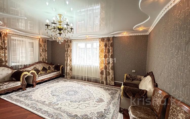 Отдельный дом · 4 комнаты · 109.98 м² · 10 сот., Джунусова 53 — Не доезжая до поворота за 35 млн 〒 в Астане — фото 2