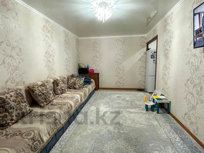 Продажа квартир в Жетысу обл.: 2-комнатная квартира · 54 м² · 1/5 этаж, Самал за 16 млн 〒 2-комнатная квартира · 54 м² · 1/5 этаж, Самал за 16 млн 〒 в Талдыкоргане, мкр Самал