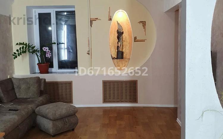 3-бөлмелі пәтер · 76 м² · 2/5 қабат, Пр.Республики 95 — бульвар Независимости, бағасы: 17.5 млн ₸ в Темиртау — фото 4