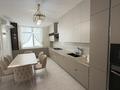 6-комнатная квартира · 220 м² · 7/10 этаж, мкр Центральный, Абая 26а за 140 млн ₸ в Атырау — фото 19