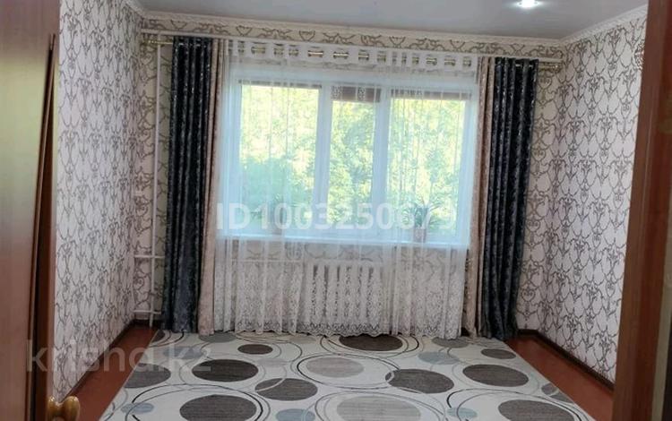 3-комнатная квартира · 56 м² · 2/2 этаж, 40 лет Октября 35 — Достык парк за 6.5 млн 〒 в Рудном — фото 2