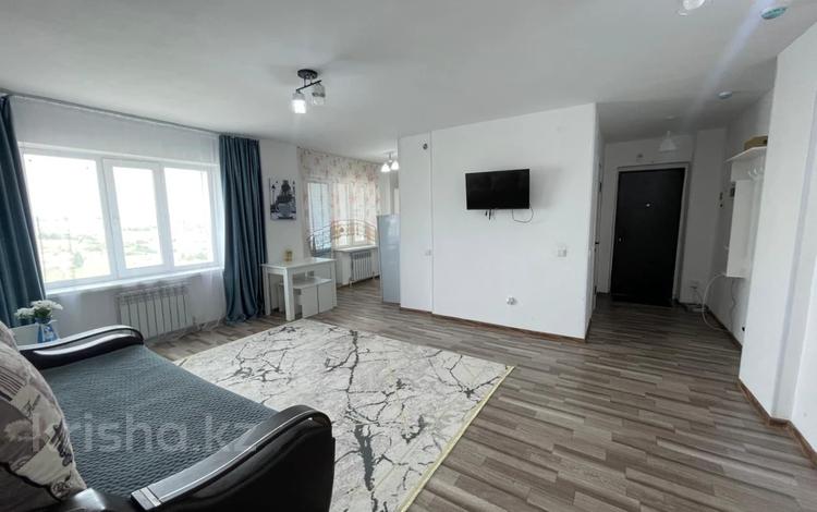 2-бөлмелі пәтер · 54 м² · 13/24 қабат, мкр Юго-Восток, микрорайон Байкена Ашимова, бағасы: 21.5 млн ₸ в Караганде, Казыбек би р-н — фото 5