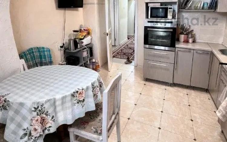 3-комнатная квартира · 73 м² · 6/9 этаж, мкр Аксай-4 за 42.9 млн ₸ в Алматы, Ауэзовский р-н — фото 13