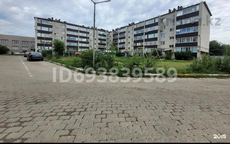 3-комнатная квартира · 77 м² · 3/5 этаж, 4 мкр 43/1 за 36.5 млн ₸ в Аксае — фото 8