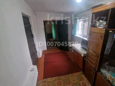 Отдельный дом · 2 комнаты · 42 м² · 6 сот., Бажова — Бажова и пр.Назарбаева за 6.5 млн ₸ в Усть-Каменогорске, Ульбинский