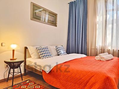 3-комнатная квартира · 86 м² · 2/3 этаж, Толе би 45 — Тулебаева за 50 000 ₸ в Алматы, Алмалинский р-н