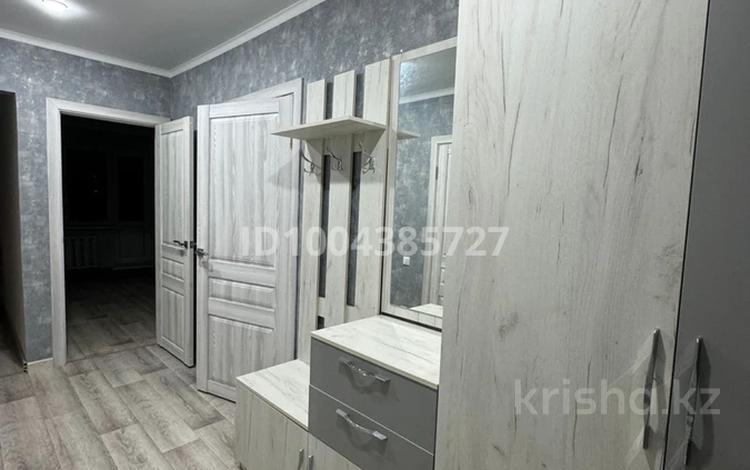 2-комнатная квартира · 50 м² · 6/10 этаж, мкр Строитель за 18 млн ₸ в Уральске — фото 2